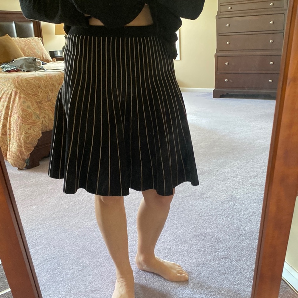 Carmen Marc Valvo black/tan stretch skirt
